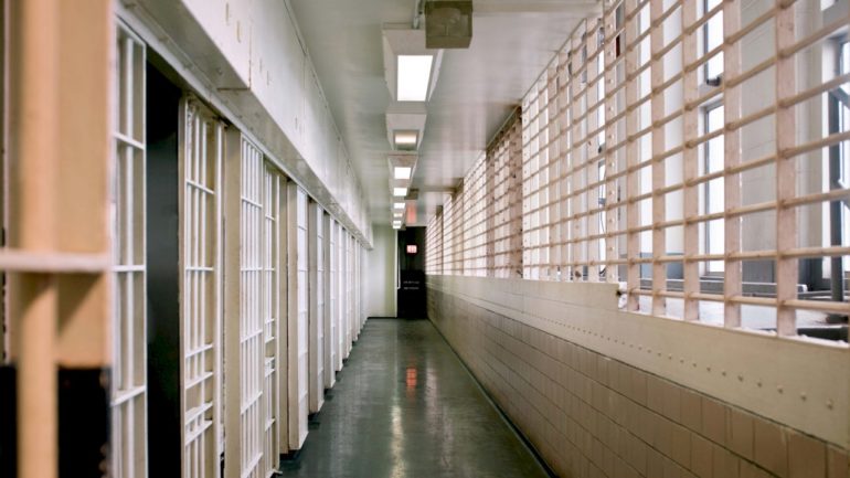 execution-of-lone-woman-on-tennessee’s-death-row-paused-by-federal-appeals-court