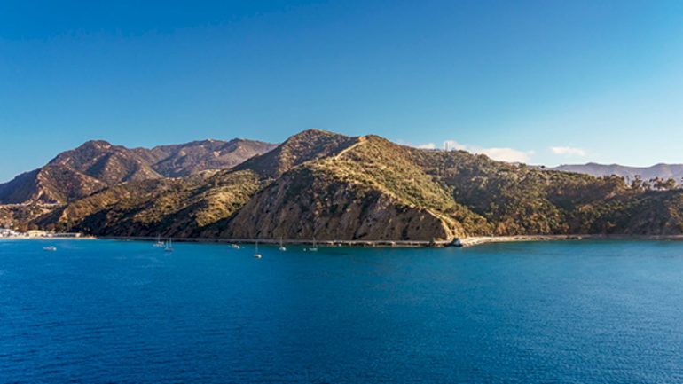 2-dead-as-medevac-helicopter-crashes-off-california’s-catalina-island