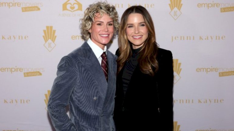 sophia-bush-and-ashlyn-harris-are-married