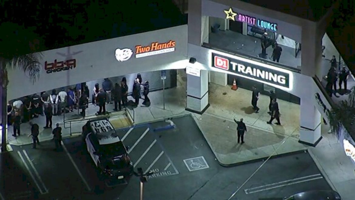 at-least-2-dead-after-shooting-during-party-at-la-strip-mall:-police