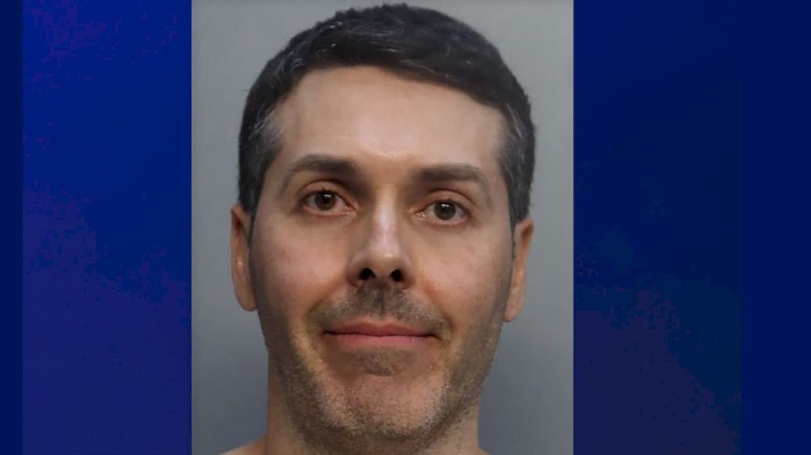 man-arrested-after-posing-as-ice-agent-at-miami-polling-site:-investigators