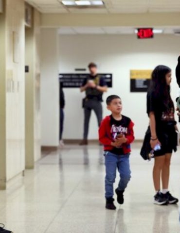 trump-administration-to-use-government-lawyers-to-represent-migrant-children