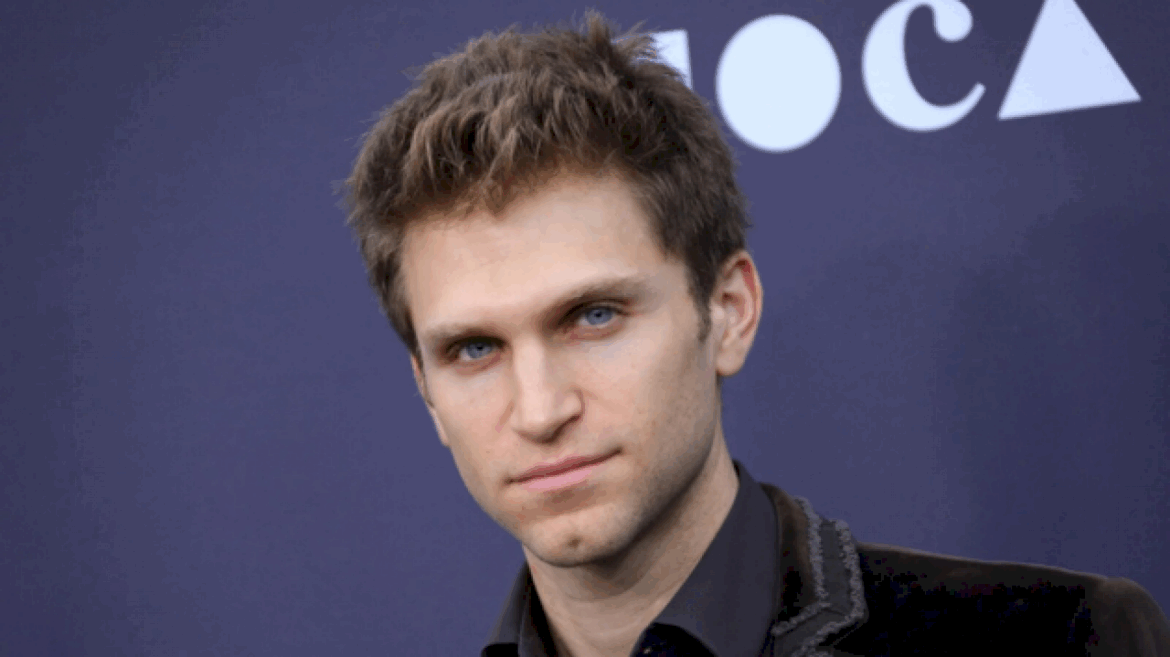 keegan-allen-says-he-was-robbed-at-gunpoint,-knifepoint-in-la:-‘my-life-for-a-watch’