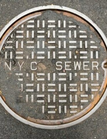 more-people-seen-entering-and-exiting-nyc-manholes:-what-to-know