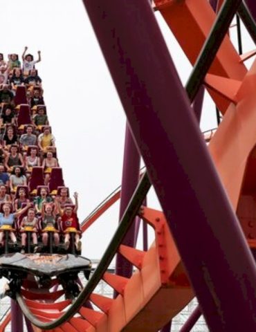 six-flags-temporarily-closes-9-other-roller-coasters-after-fatal-incident-in-georgia