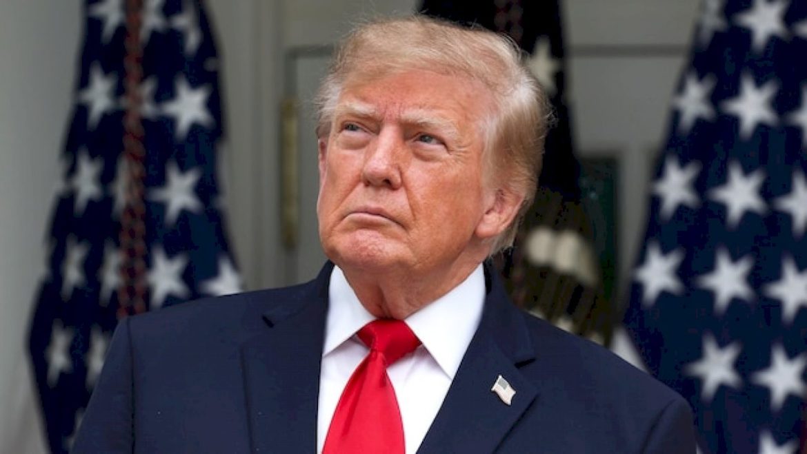 9-former-fbi-agents-who-worked-on-trump-classified-docs-case-sue-over-their-firings