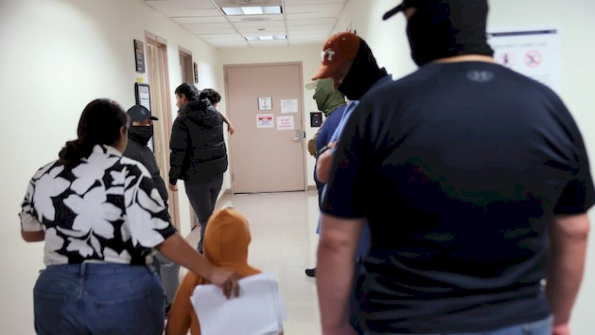 advocacy-groups-accuse-trump-administration-of-fast-tracking-migrant-children’s-asylum-cases