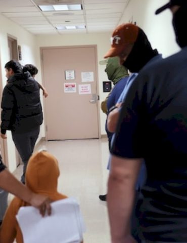 advocacy-groups-accuse-trump-administration-of-fast-tracking-migrant-children’s-asylum-cases