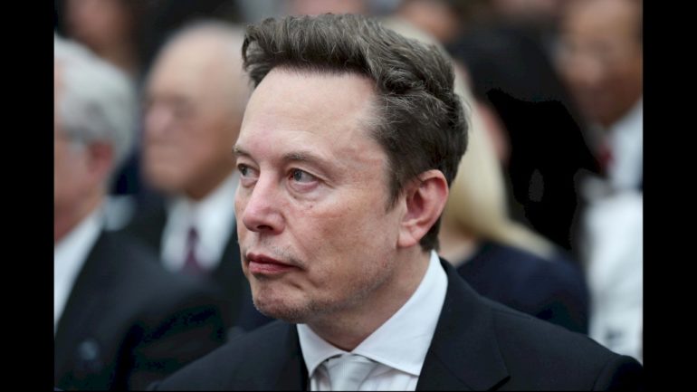 elon-musk-vows-to-give-a-share-of-spacex-stock-to-every-us-child