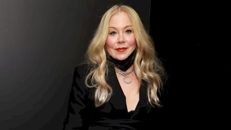 christina-applegate-says-she-was-misdiagnosed-with-ms