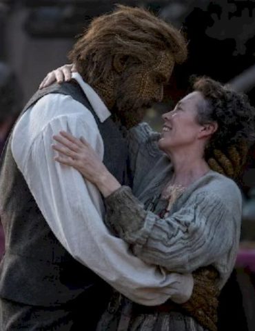 alexander-skarsgard-talks-transforming-for-‘wicker’-alongside-olivia-colman