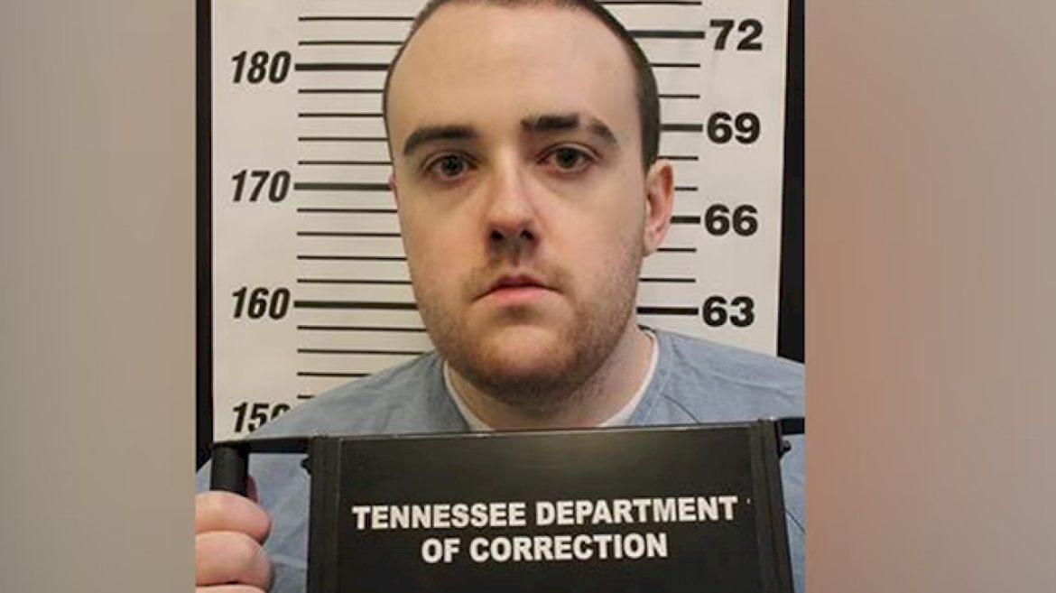 as-manhunt-for-escaped-murderer-continues,-friends-and-family-of-victim-speak-out